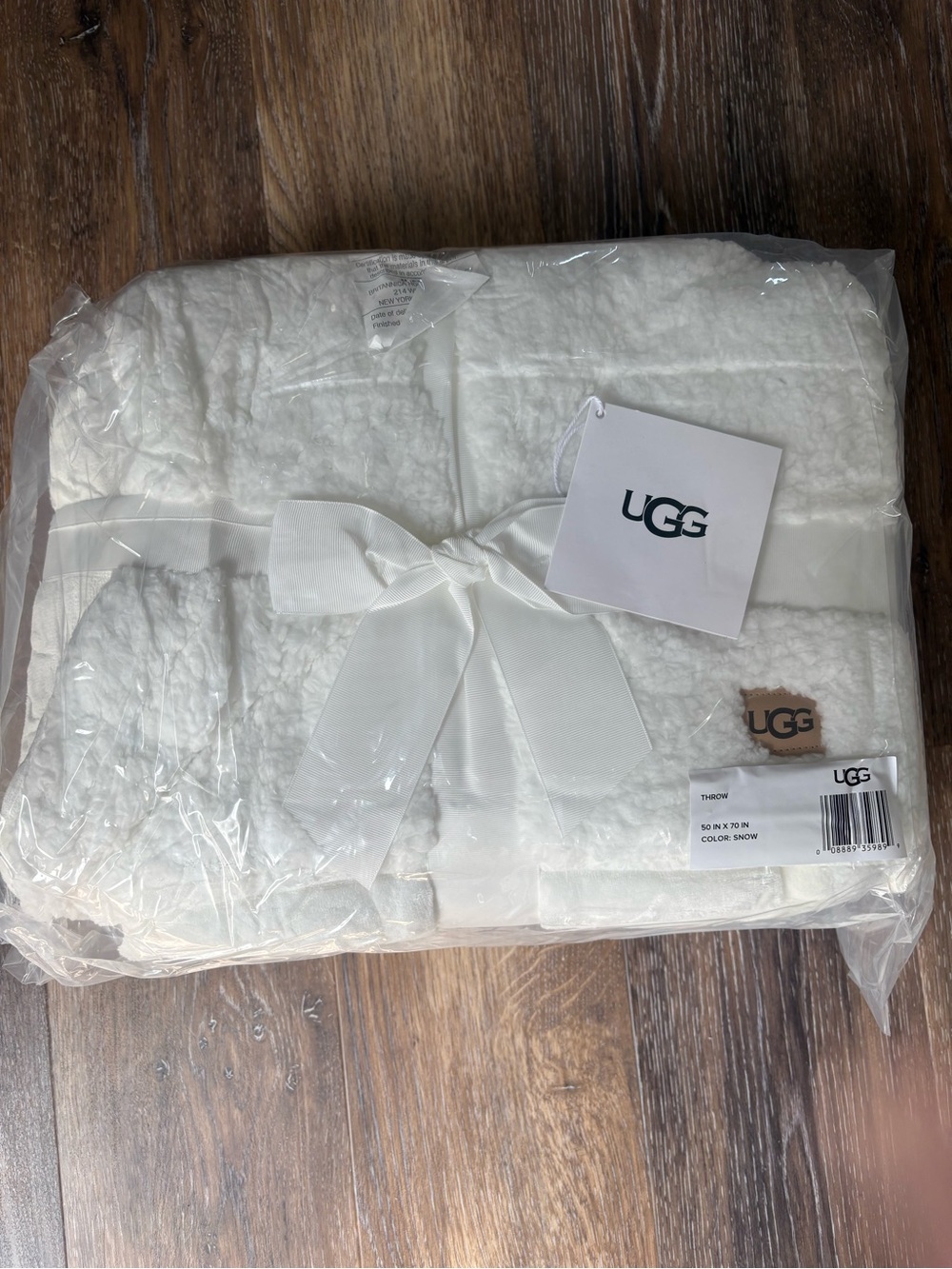 UGG Avery Reversible  Throw Blanket in Snow 50x70